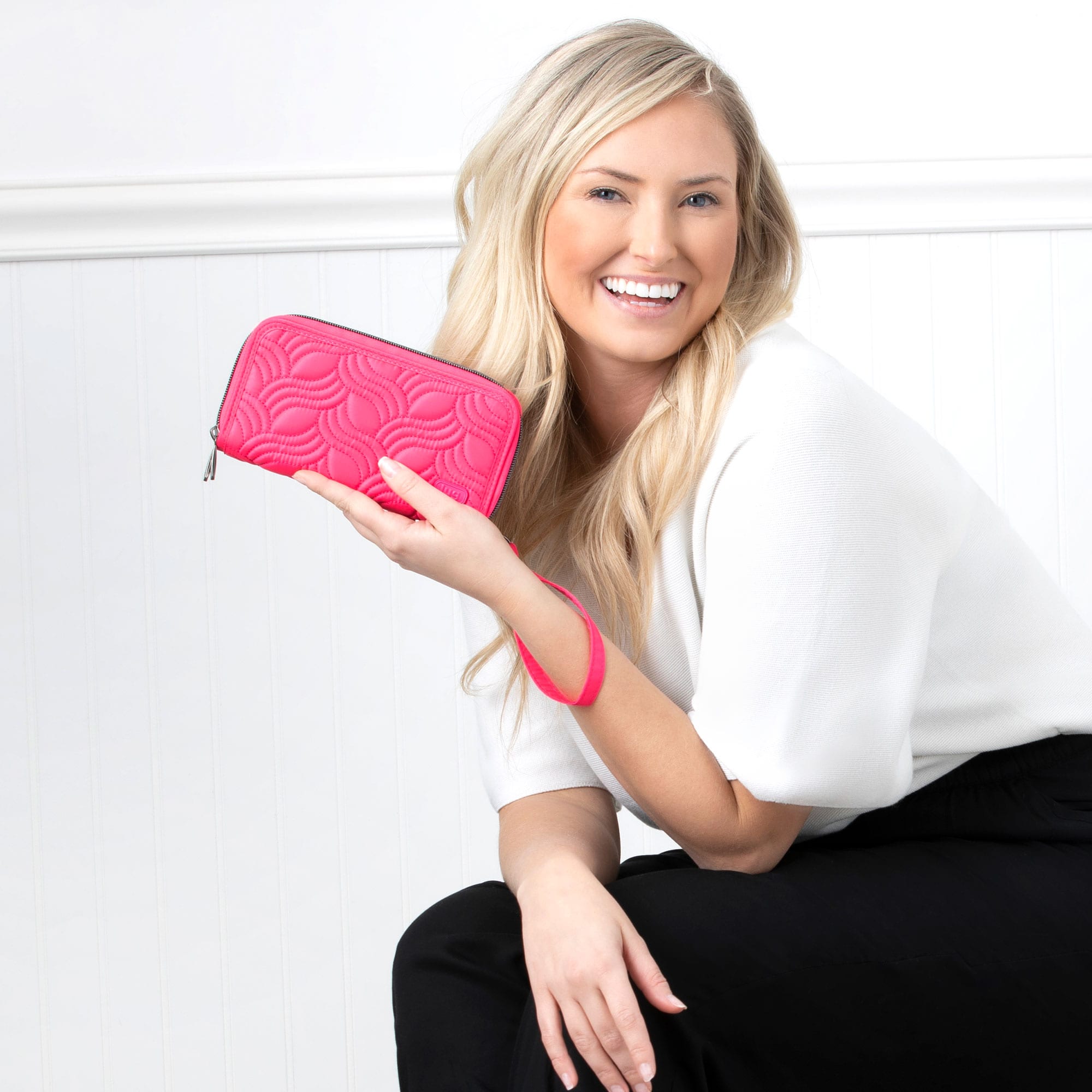 Splits XL Wristlet RFID Wallet - MAGENTA - Splits-XL_Magenta_Model