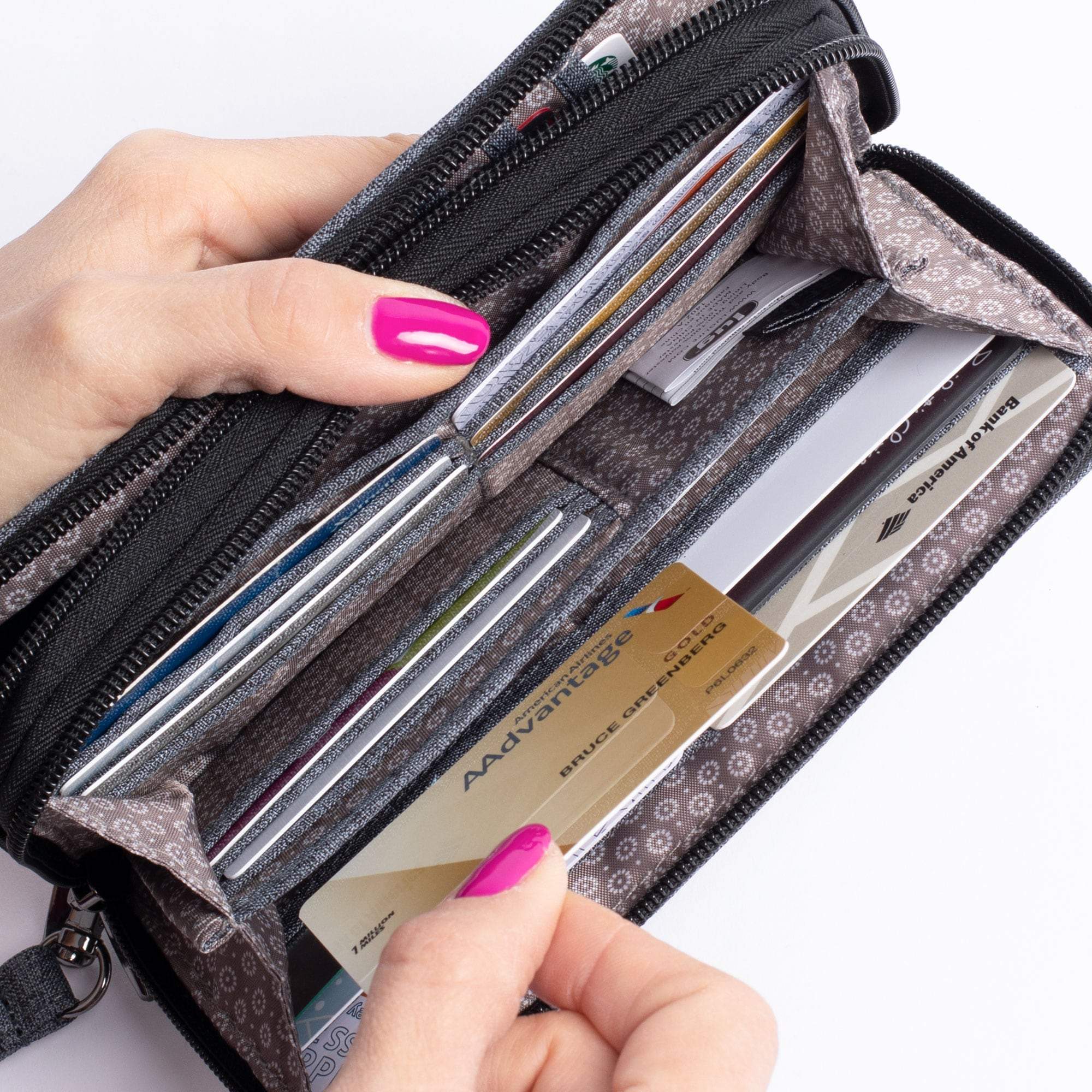 Splits XL Wristlet RFID Wallet - HEATHER GREY - SplitsXL_HeatherGrey_06c_a94abfeb-4af1-4f41-b0b5-21ca3071a097