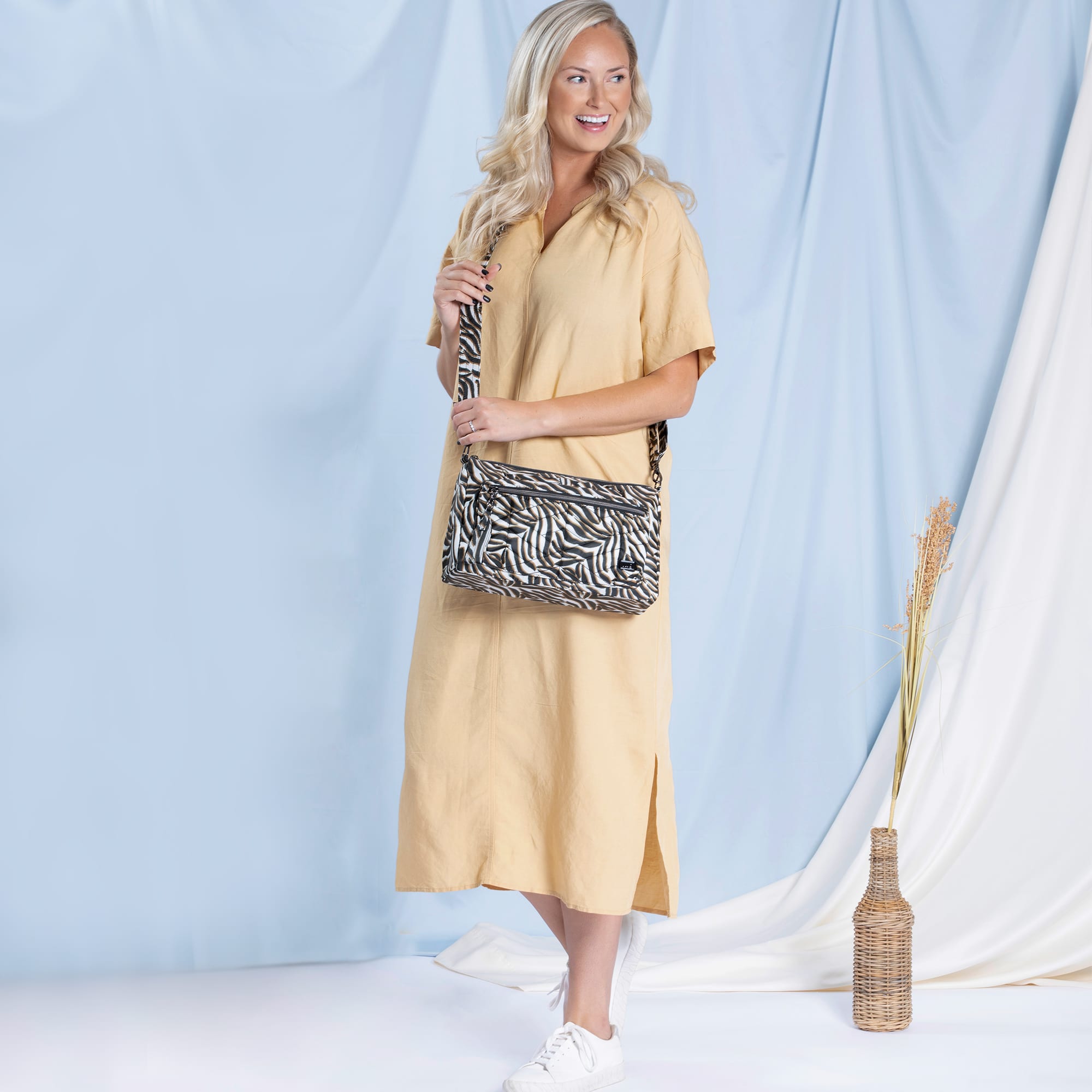 Stretch Crossbody Bag - ZEBRA SAND - Stretch_LifeStyle_04_73bdf247-a316-44d4-b5ed-1343afda2ebd