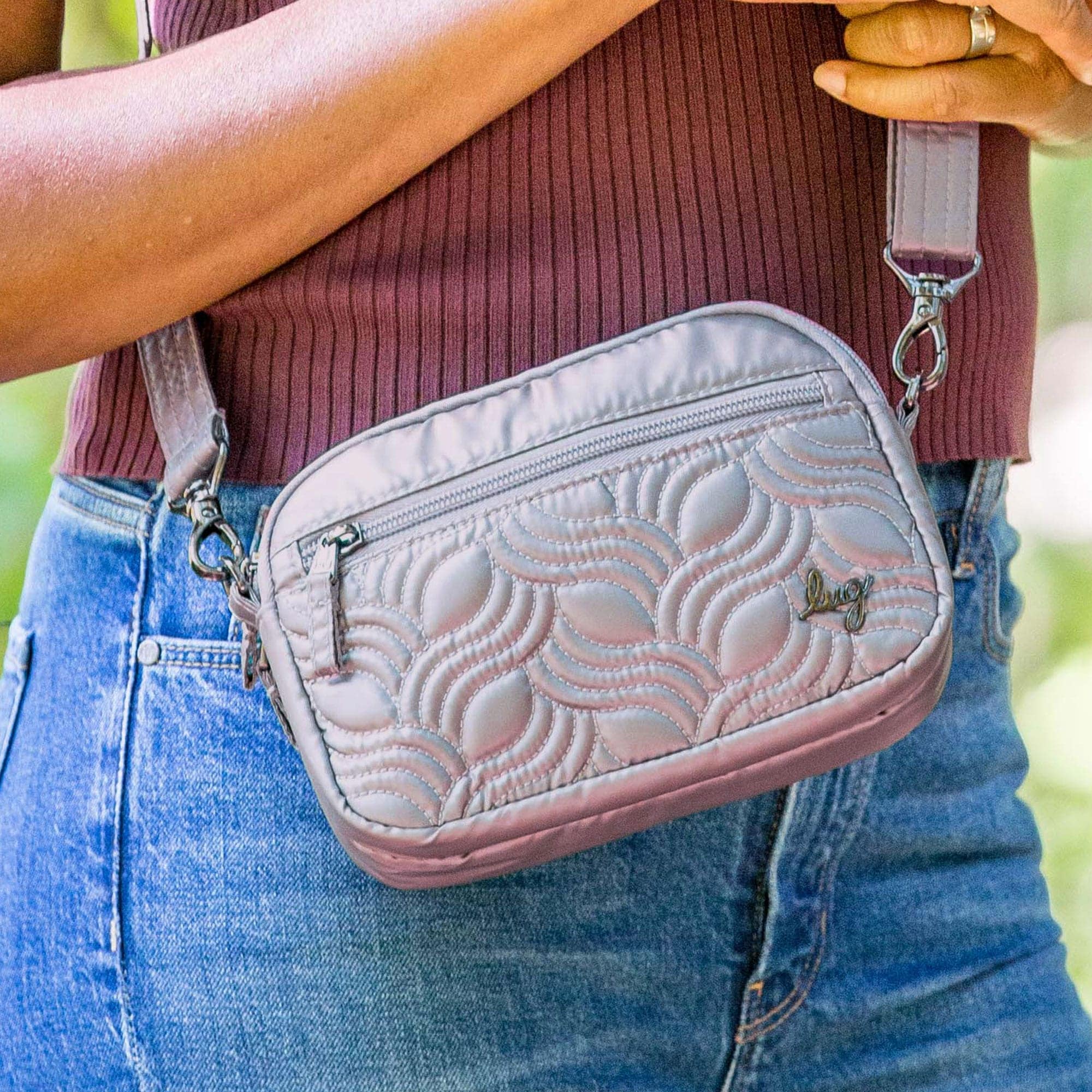 Super Coupe Convertible Crossbody Bag - METALLIC PEARL - SuperCoupe_Lifestyle_07